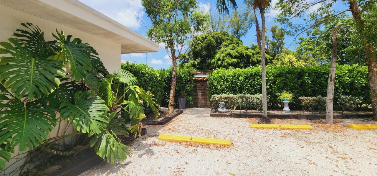Private Aparment Studio In The Hard Of Miami Unit # 6 Opa-locka Eksteriør bilde