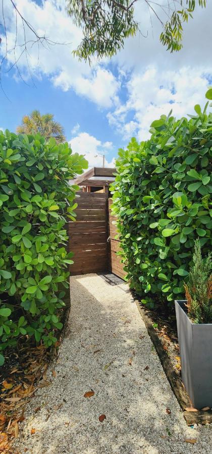 Private Aparment Studio In The Hard Of Miami Unit # 6 Opa-locka Eksteriør bilde