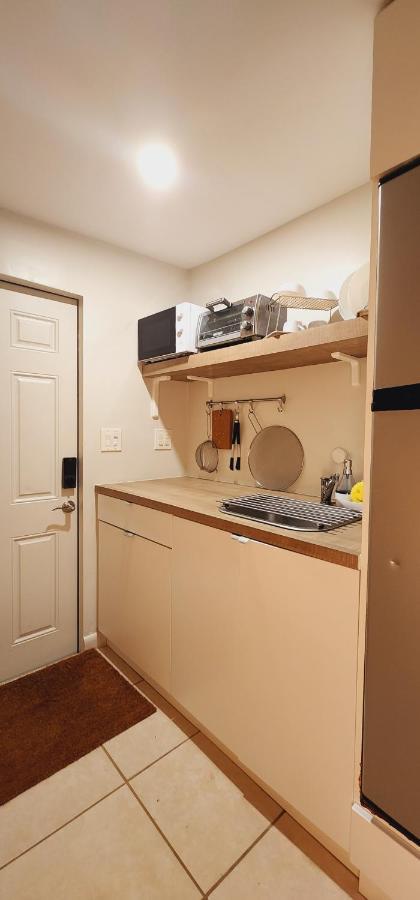 Private Aparment Studio In The Hard Of Miami Unit # 6 Opa-locka Eksteriør bilde
