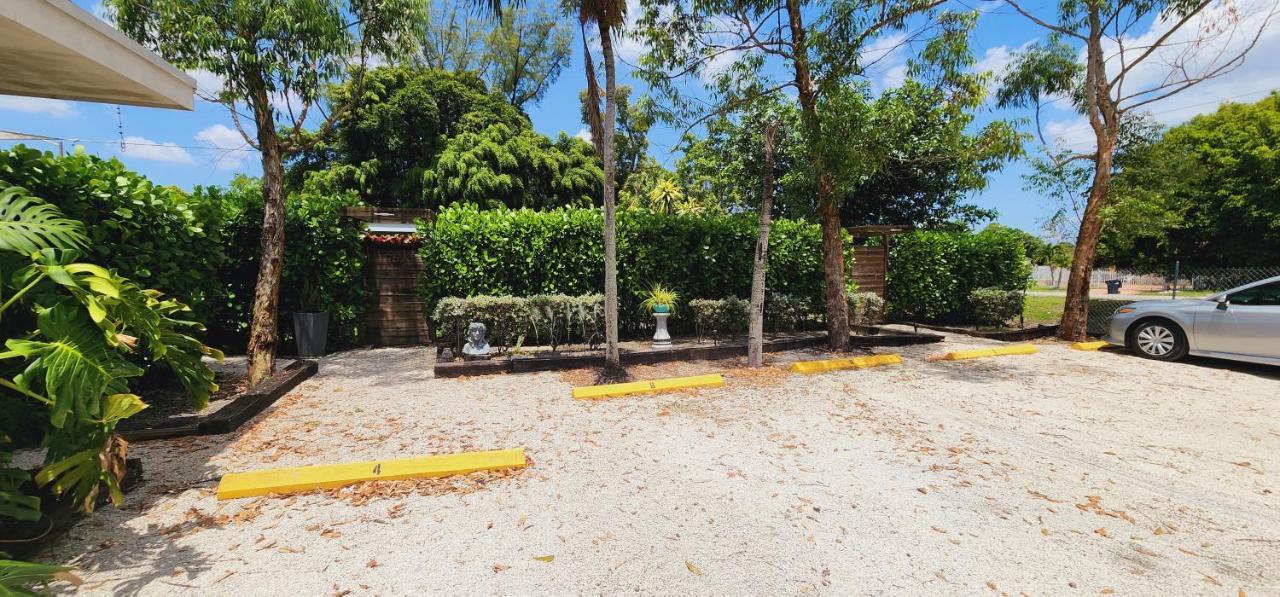 Private Aparment Studio In The Hard Of Miami Unit # 6 Opa-locka Eksteriør bilde