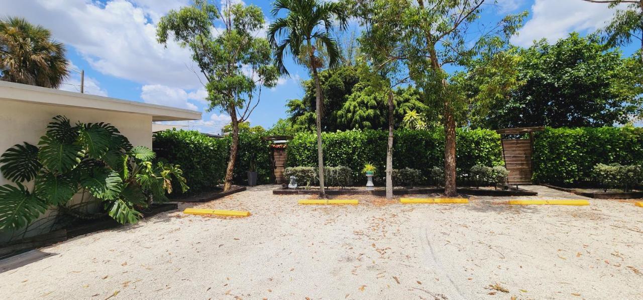 Private Aparment Studio In The Hard Of Miami Unit # 6 Opa-locka Eksteriør bilde